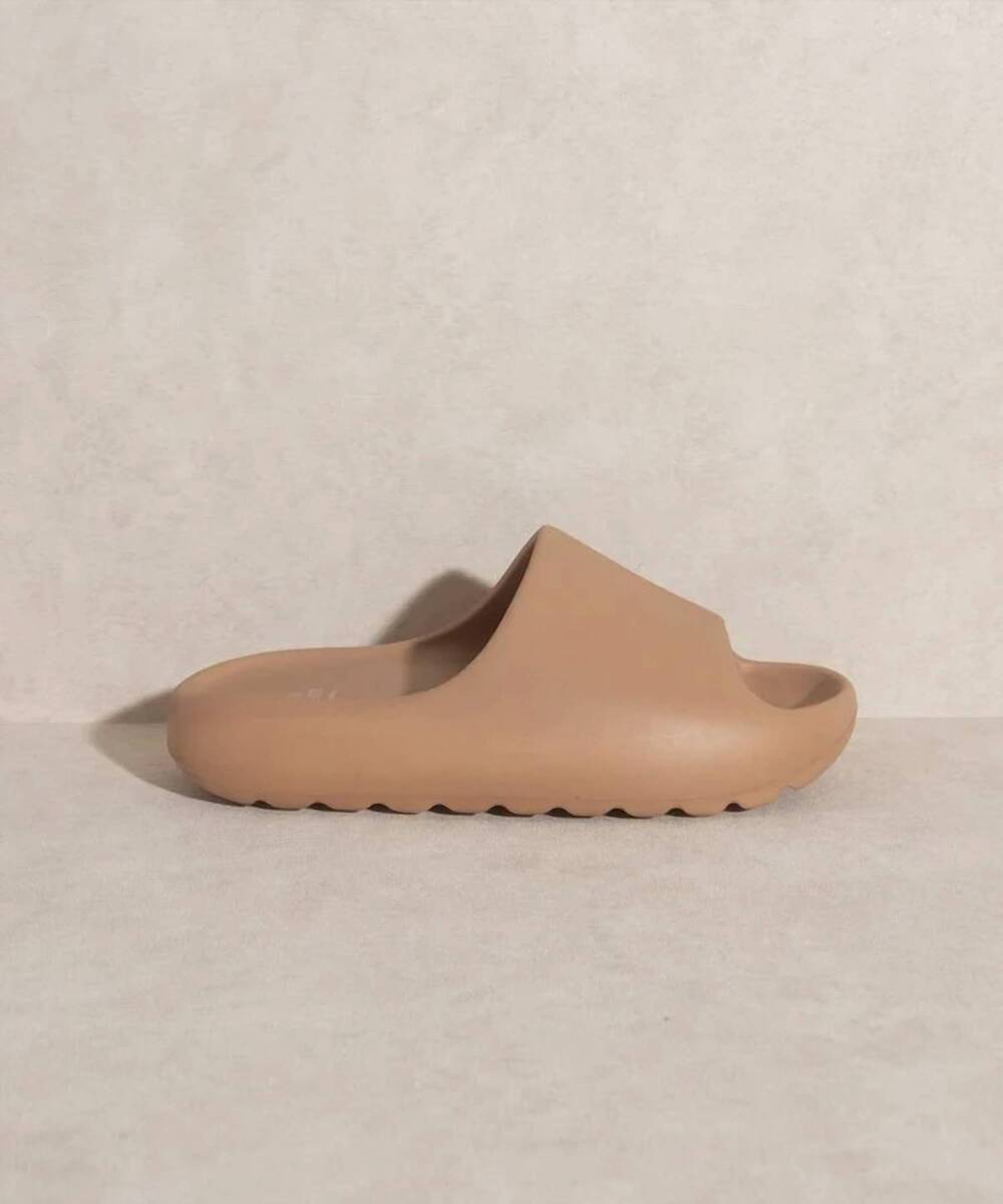 NEW OASIS SOCIETY women's wyatt comfort slides in nude